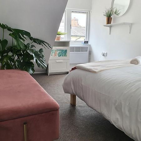 Grade I Listed Luxury Apartment In Hertfordshire Ware Room photo